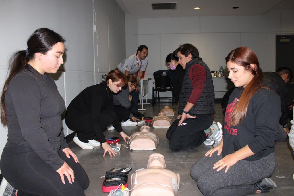 Capacitan en primeros auxilios a personal del centro de diagnóstico para adolescentes en Tijuana