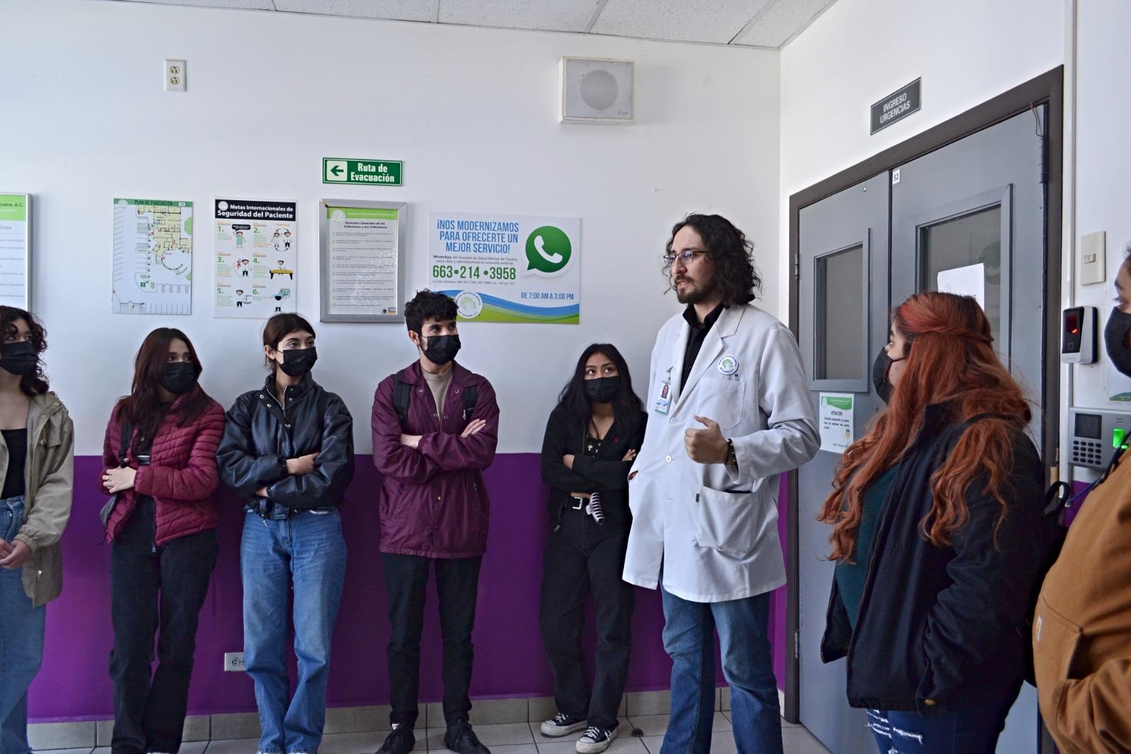 Alumnos de Psicología del CUT visitan el Hospital de Salud Mental