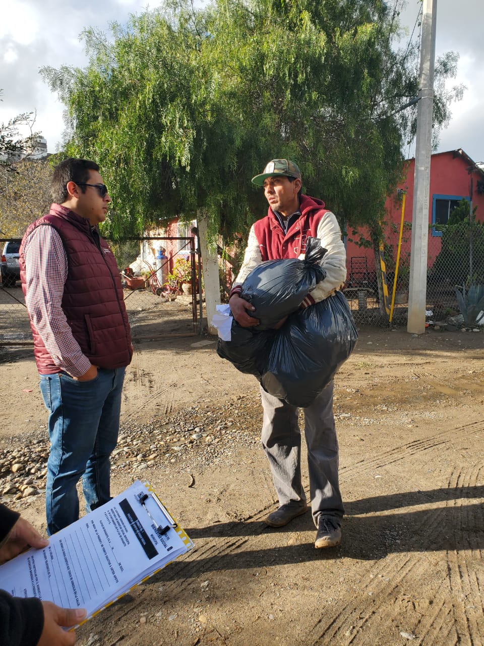 Atiende sistema DIF de Rosarito a familias incomunicadas por las pasadas lluvias