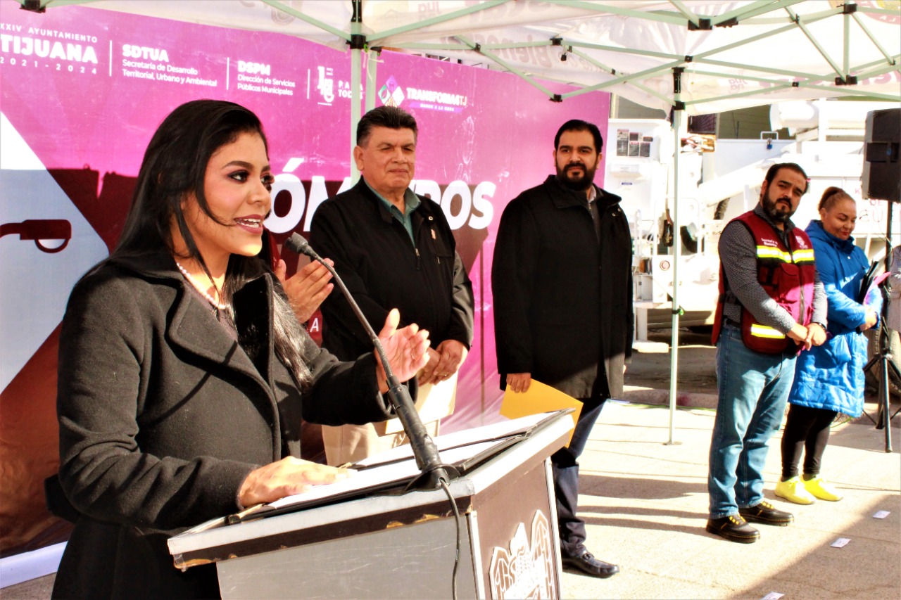 Alcaldesa Montserrat Caballero da arranque de programa kilómetros de luz en delegación Sánchez Taboada