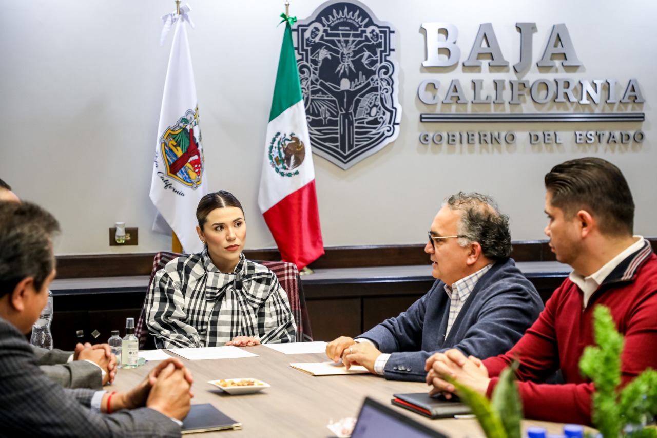 Reafirma Gobernadora Marina del Pilar compromiso con las y los maestros de Baja California