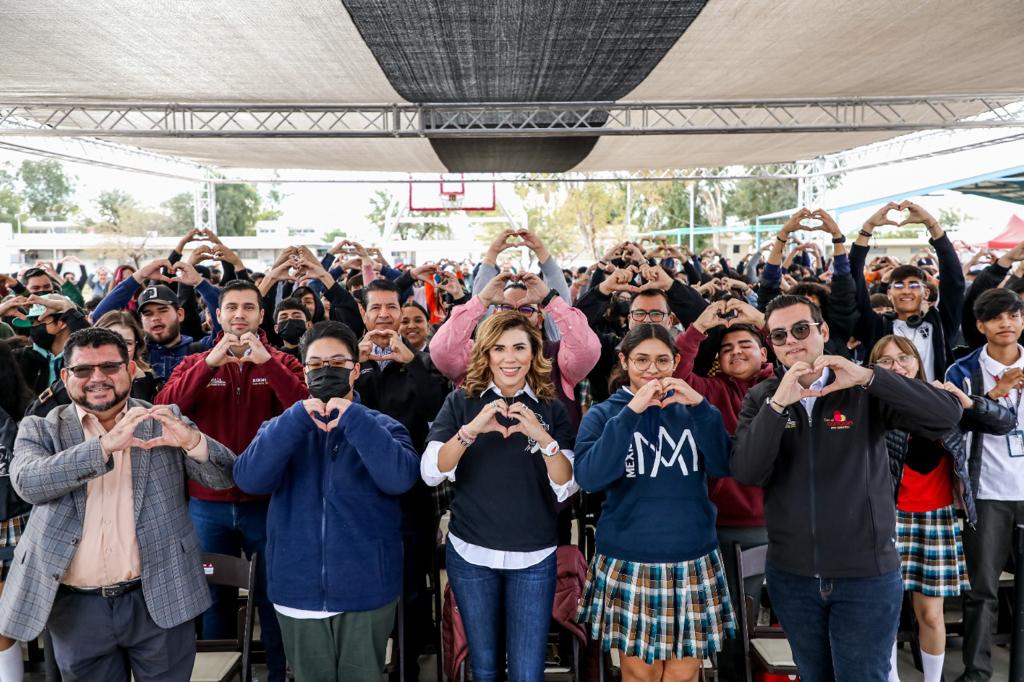 Anuncia Marina del Pilar programa de transporte gratuito para estudiantes de Baja California