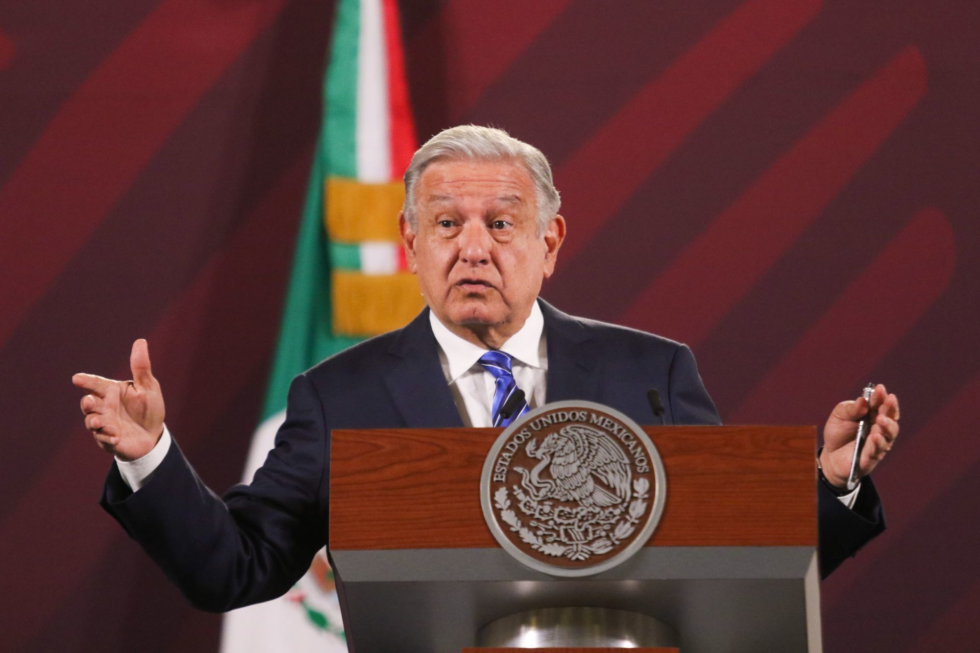 AMLO acusó a la Iglesia de México de apoyar al bloque conservador por criticar el Plan B