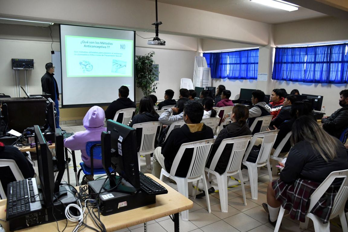 Acercan servicios de salud y pláticas de sexualidad a jóvenes del Valle de Mexicali