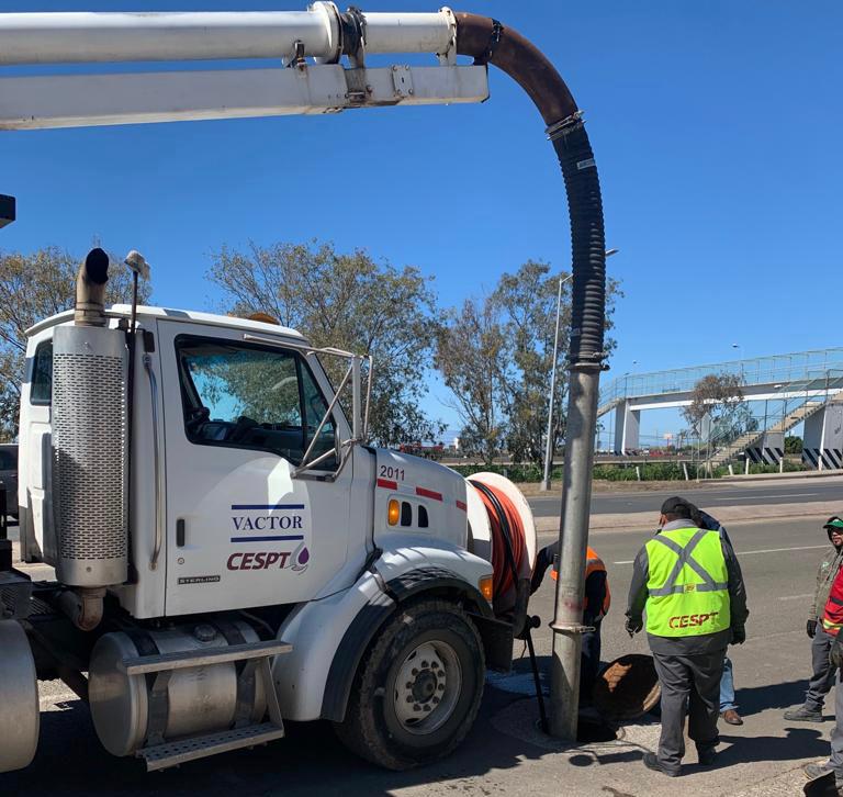 Fortalece CESPT trabajos de desazolve en diversas zonas de Playas de Rosarito tras las lluvias