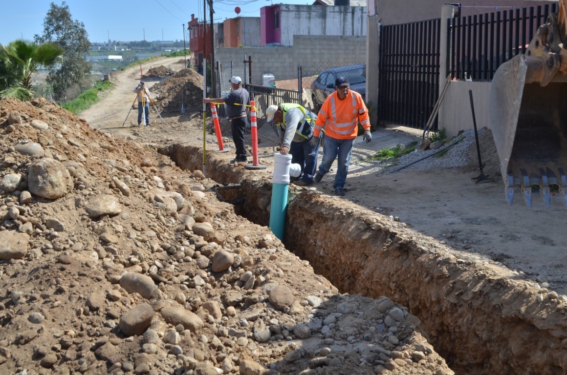 Introduce CESPT red sanitaria en beneficio de familias de la colonia Parque Industrial Morelos