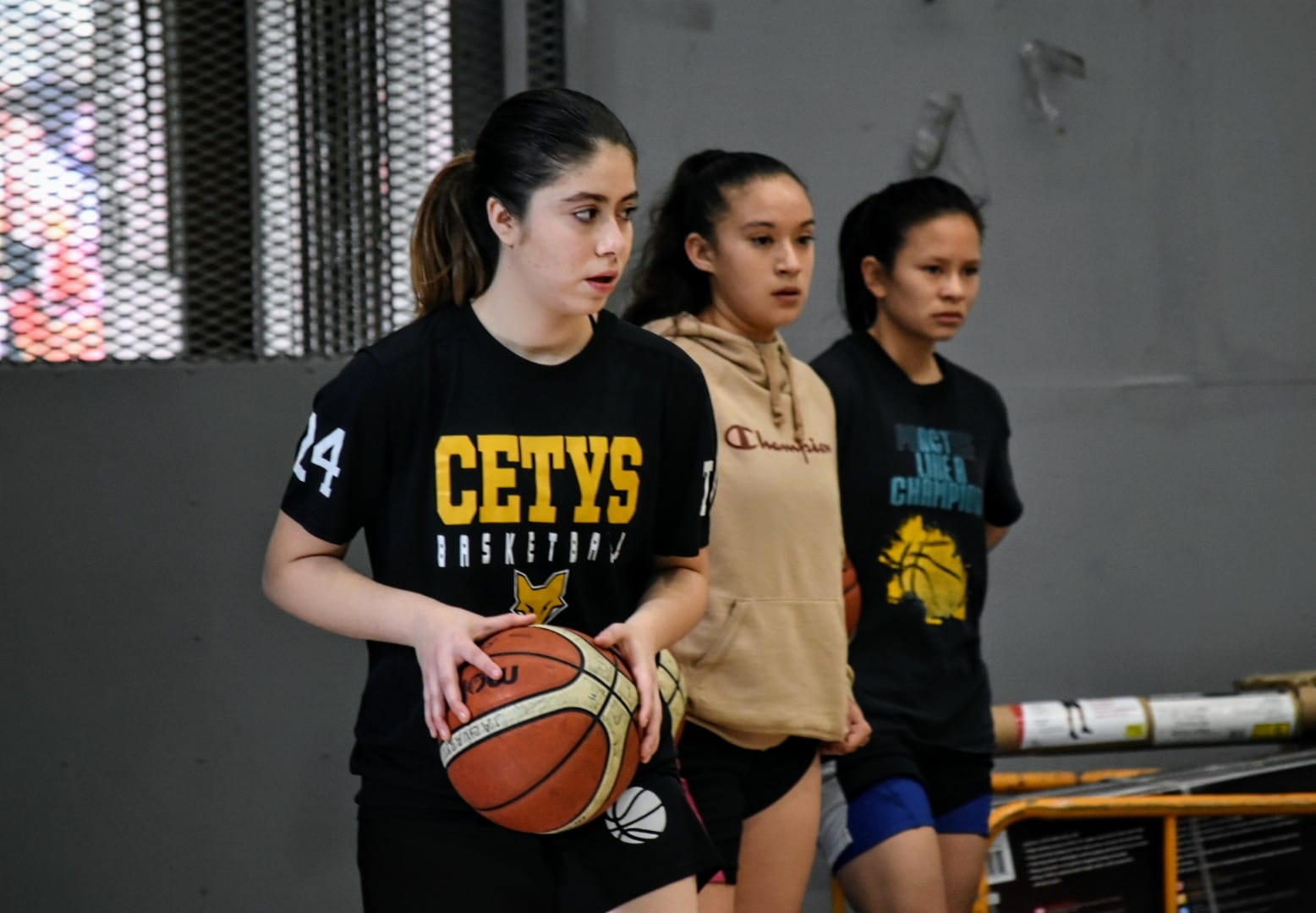 Lleva el INDE BC concentración de básquetbol femenil a Tijuana para fortalecer estrategias de juego