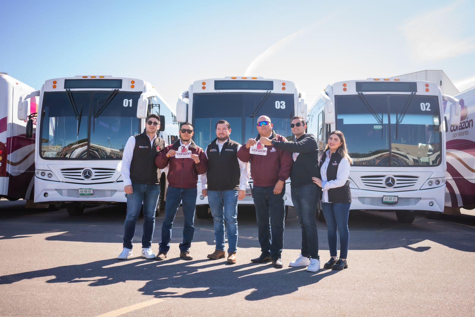 Beneficia juventud BC a estudiantes con nuevas unidades del transporte escolar “Comunder”