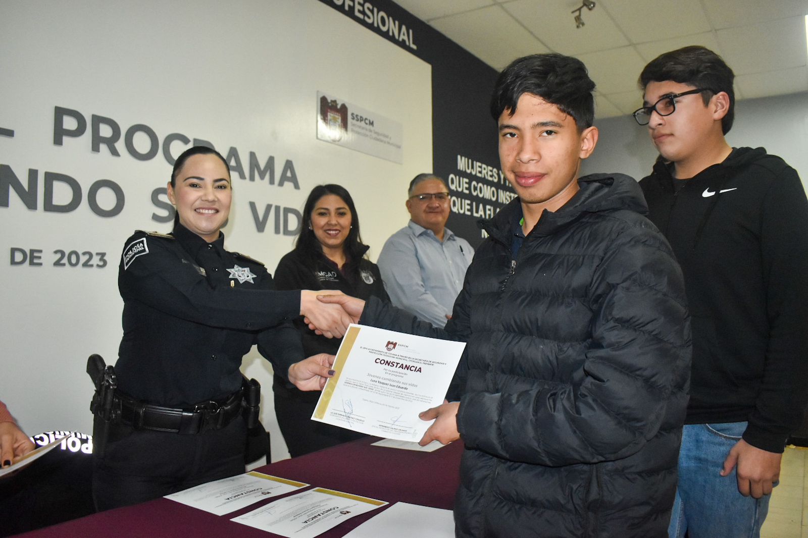 Adolescentes con problemas de conducta deciden cambiar su vida con programa de la Policía Municipal.