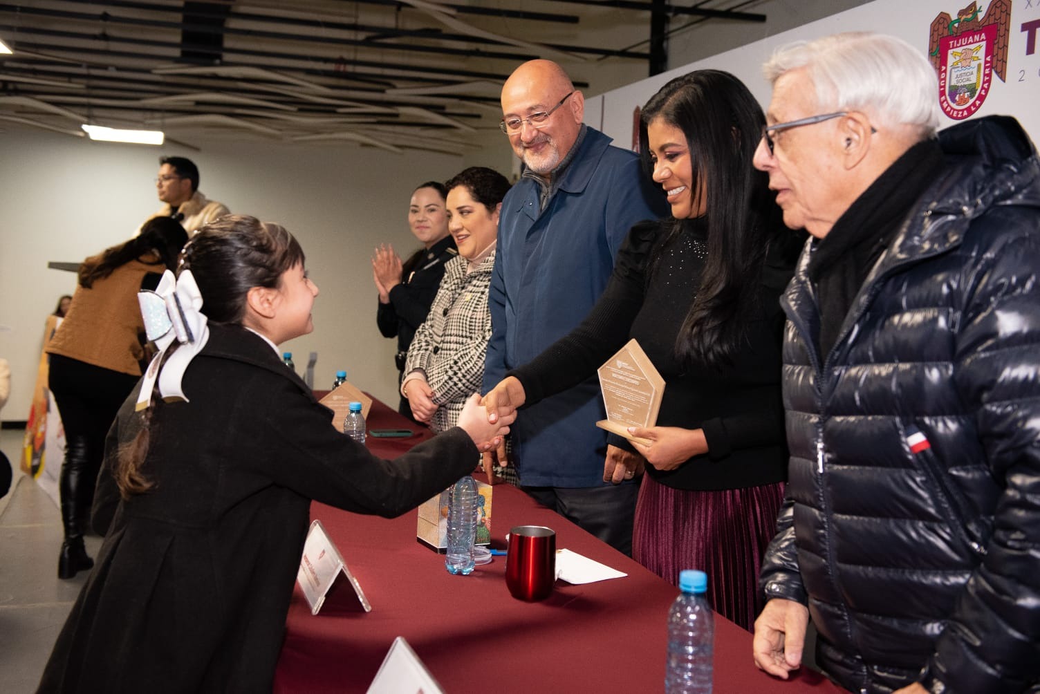 Más de 4 mil 500 estudiantes se gradúan del programa D.A.R.E.