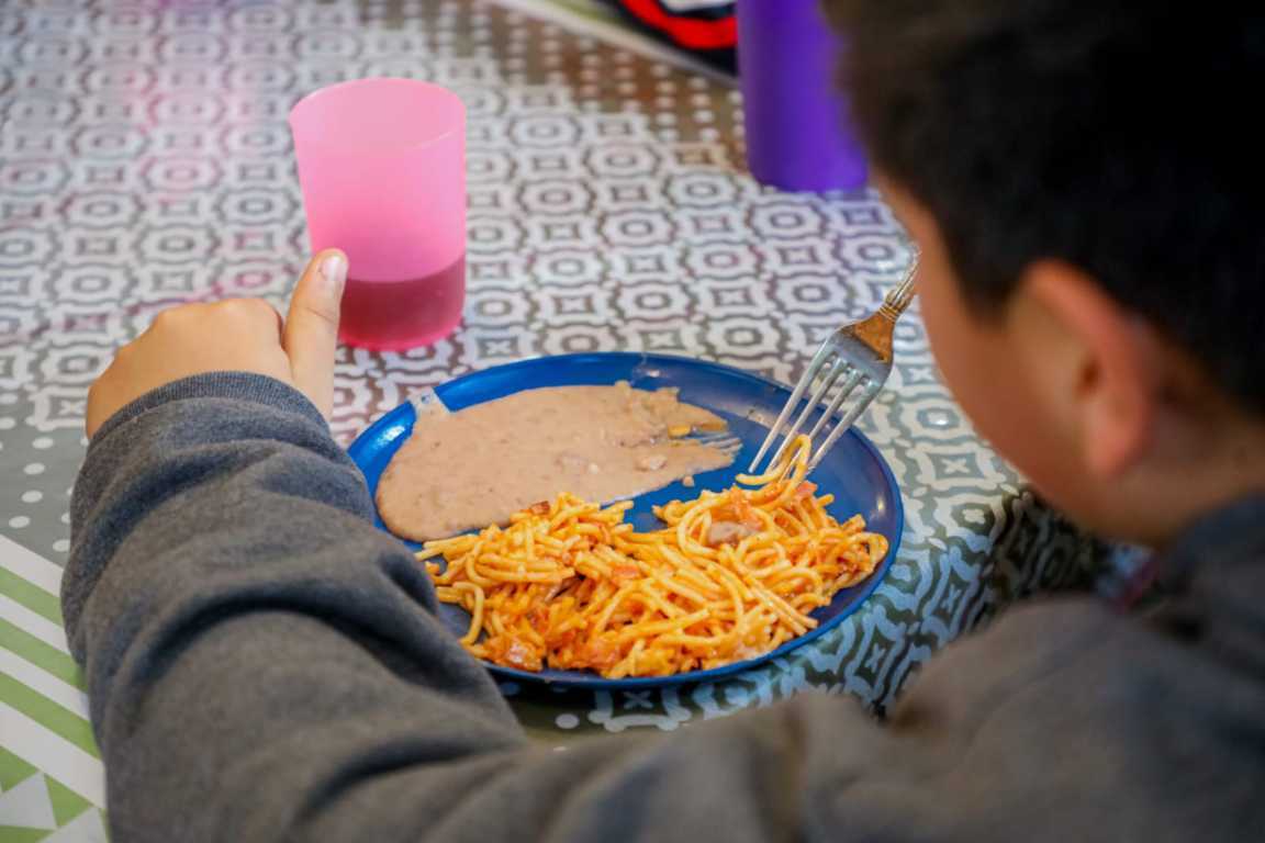 Capacita personal del Sector Salud a directivos de escuelas en el manejo de alimentos para cooperativas