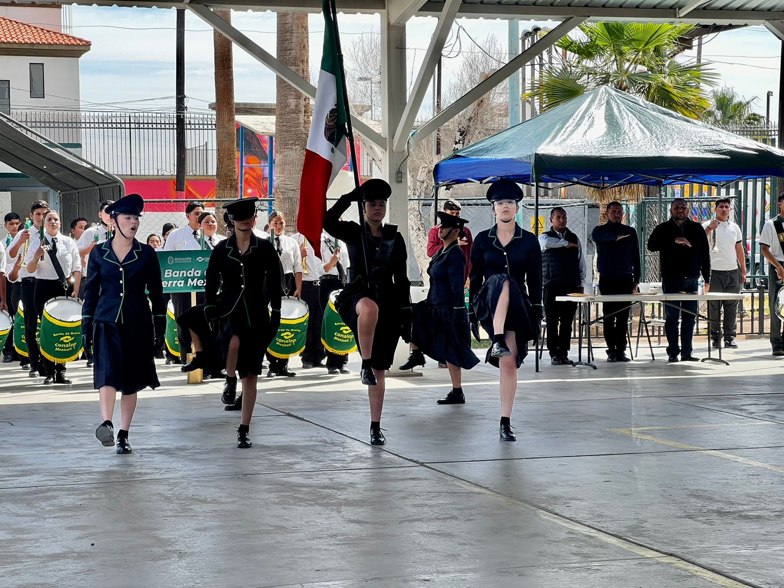 Fortalece CONALEP BC actividades cívicas con concurso de escoltas y exhibición de bandas de guerra