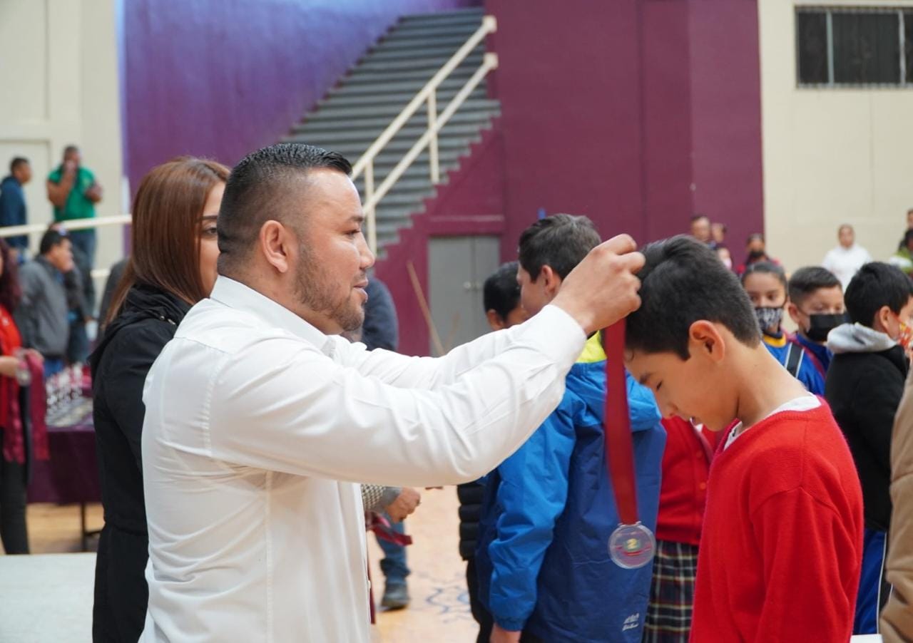 Participa IMDER en la premiación de los Juegos Deportivos Municipales Escolares de la Educación