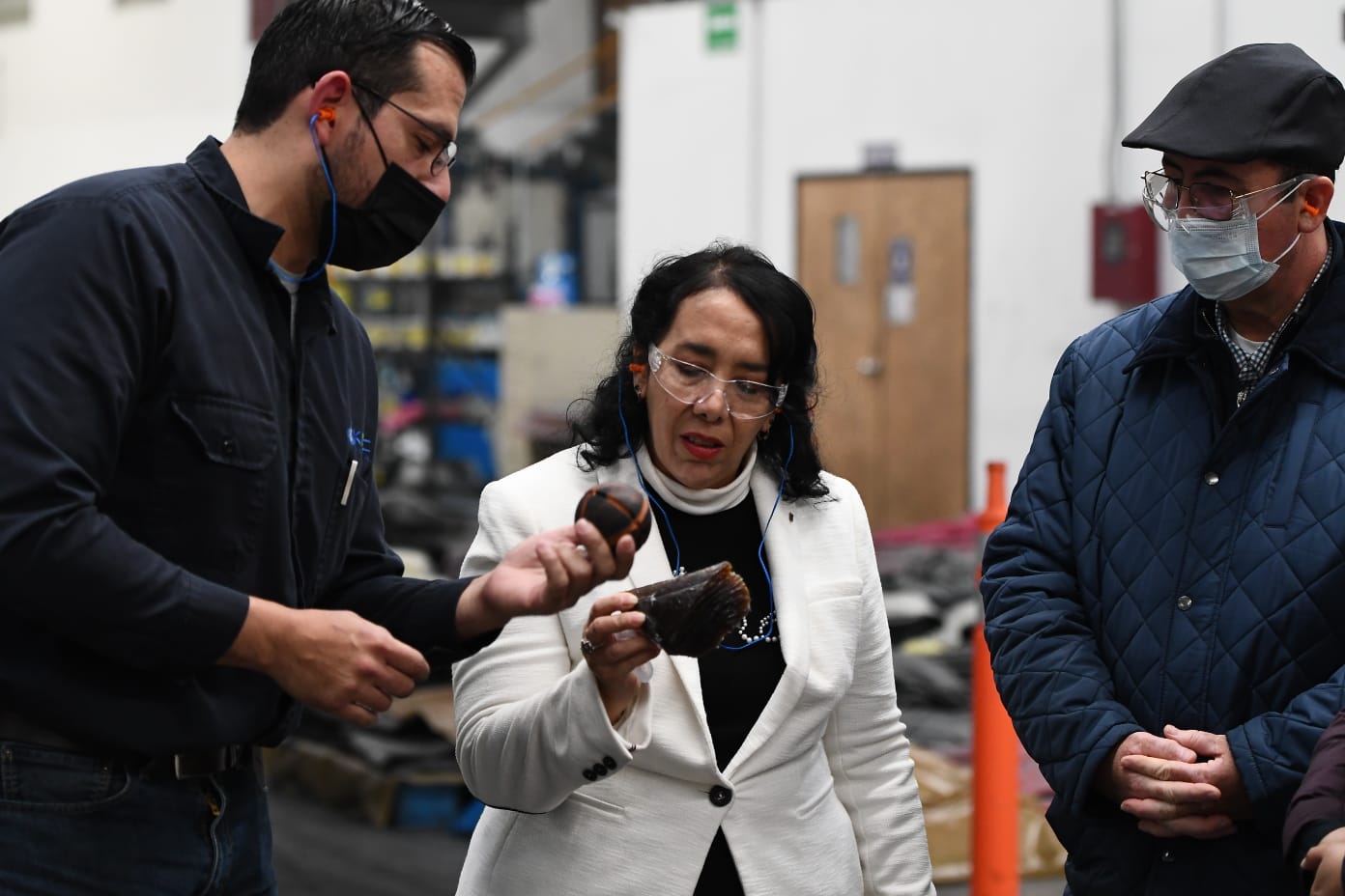 Realiza Araceli Brown recorrido de inspección en colonia Lucio Blanco