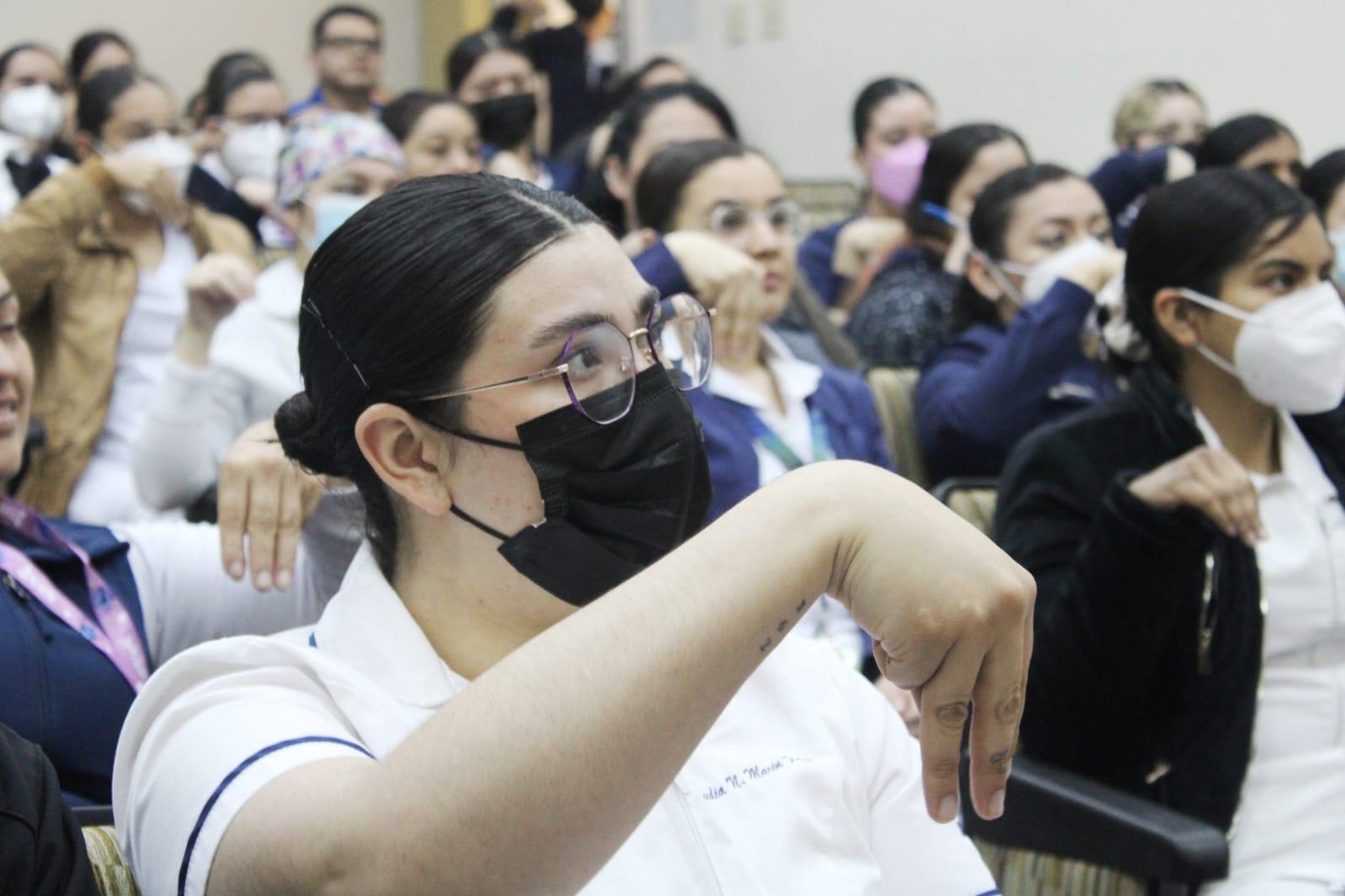 Fomentan inclusión en personal de salud del HGM a través de curso de lengua de señas mexicanas