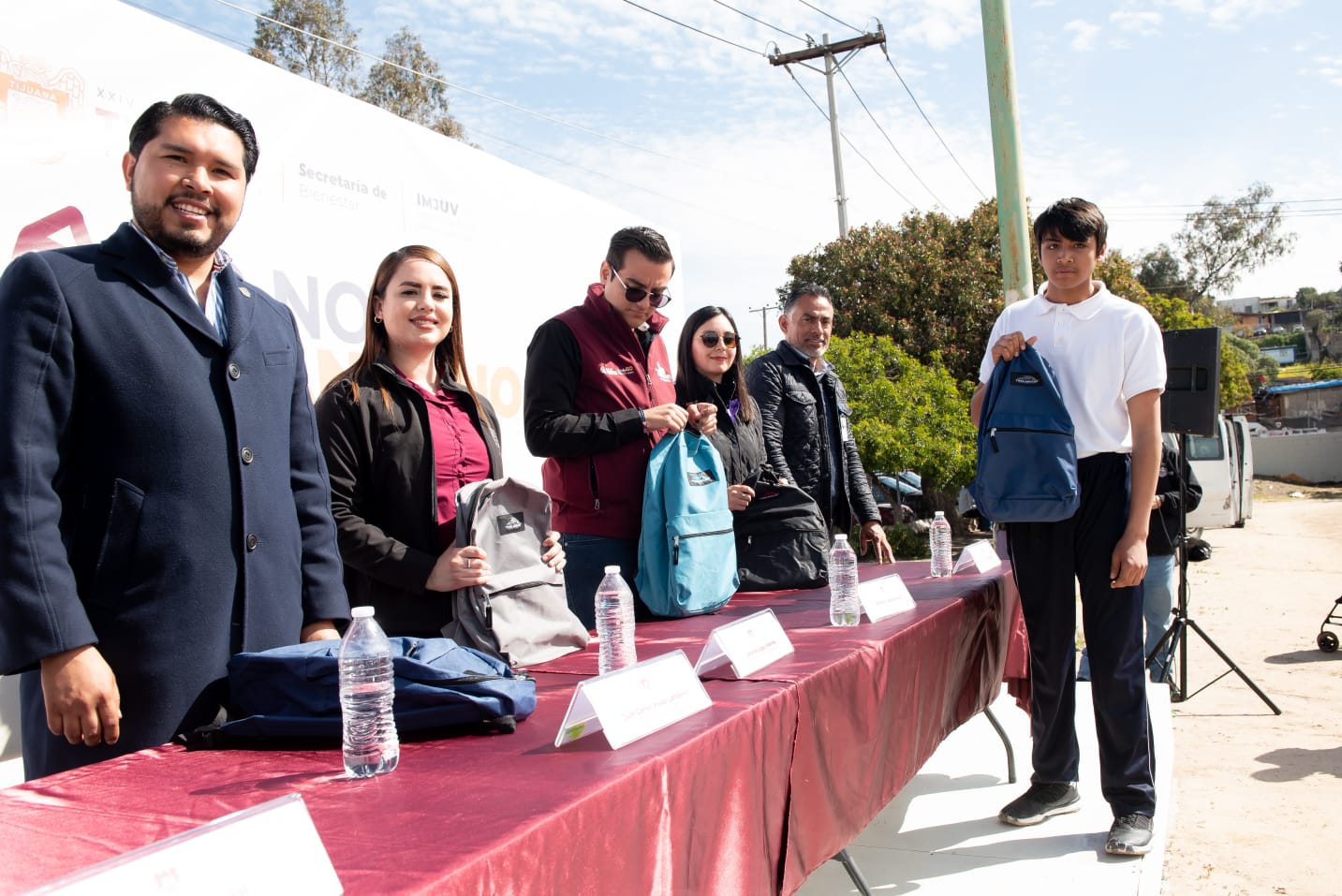 Entrega Ayuntamiento 500 mochilas con paquetes escolares del programa “Yo no abandono”