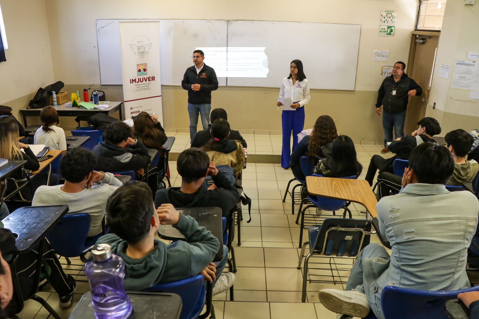 Imparte Imjuver taller -disminuyendo las brechas de género- a estudiantes del colegio de bachilleres