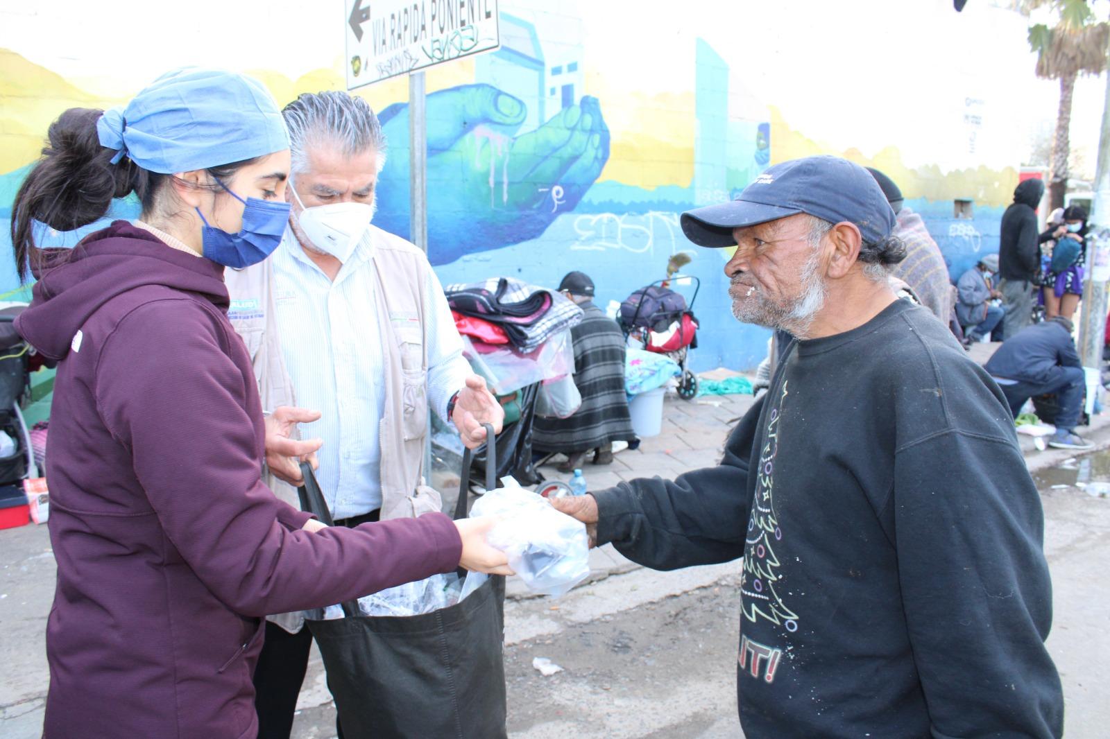 Ofrece personal de salud servicios y programas gratuitos a la población vulnerable en Tijuana