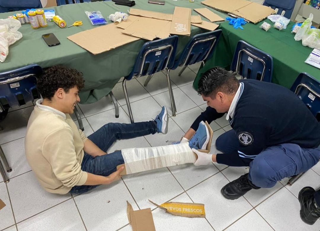 Imparte Protección Civil Rosarito taller de primeros auxilios a alumnos de preparatoria