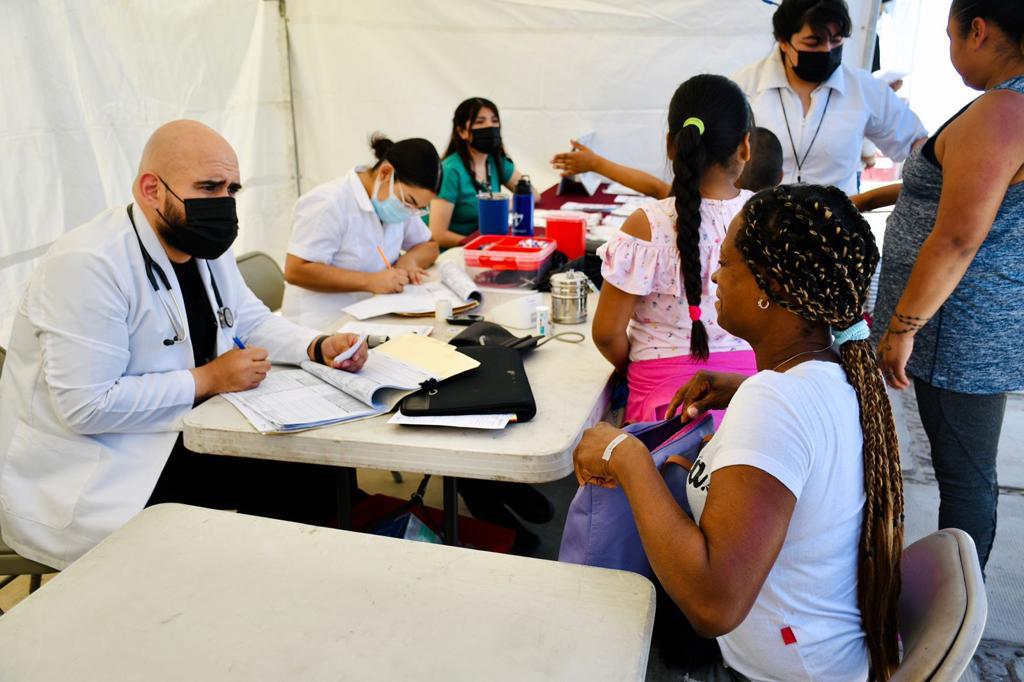 Acerca Secretaría de Salud servicios médicos gratuitos a la población migrante en Mexicali