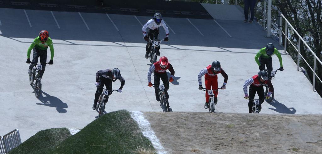 Participa Ciclismo BMX de Baja California en su primera carrera en macro regional