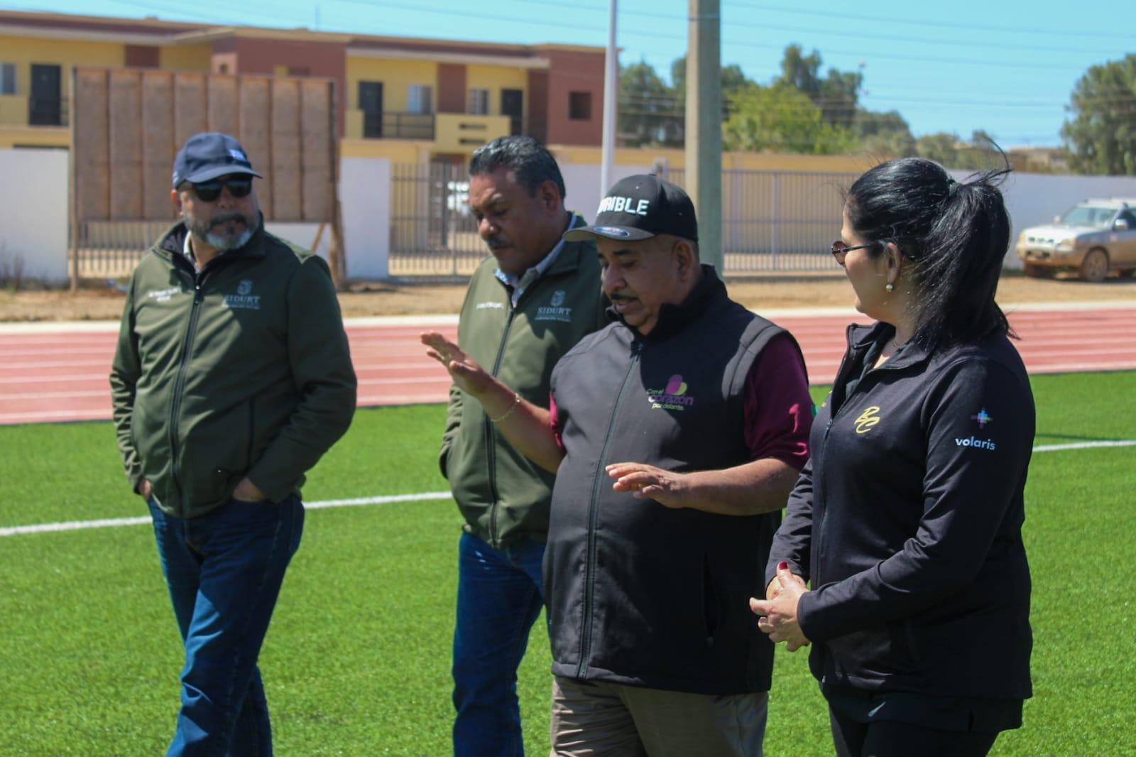 Supervisa INDE BC avances de infraestructura deportiva en San Quintín