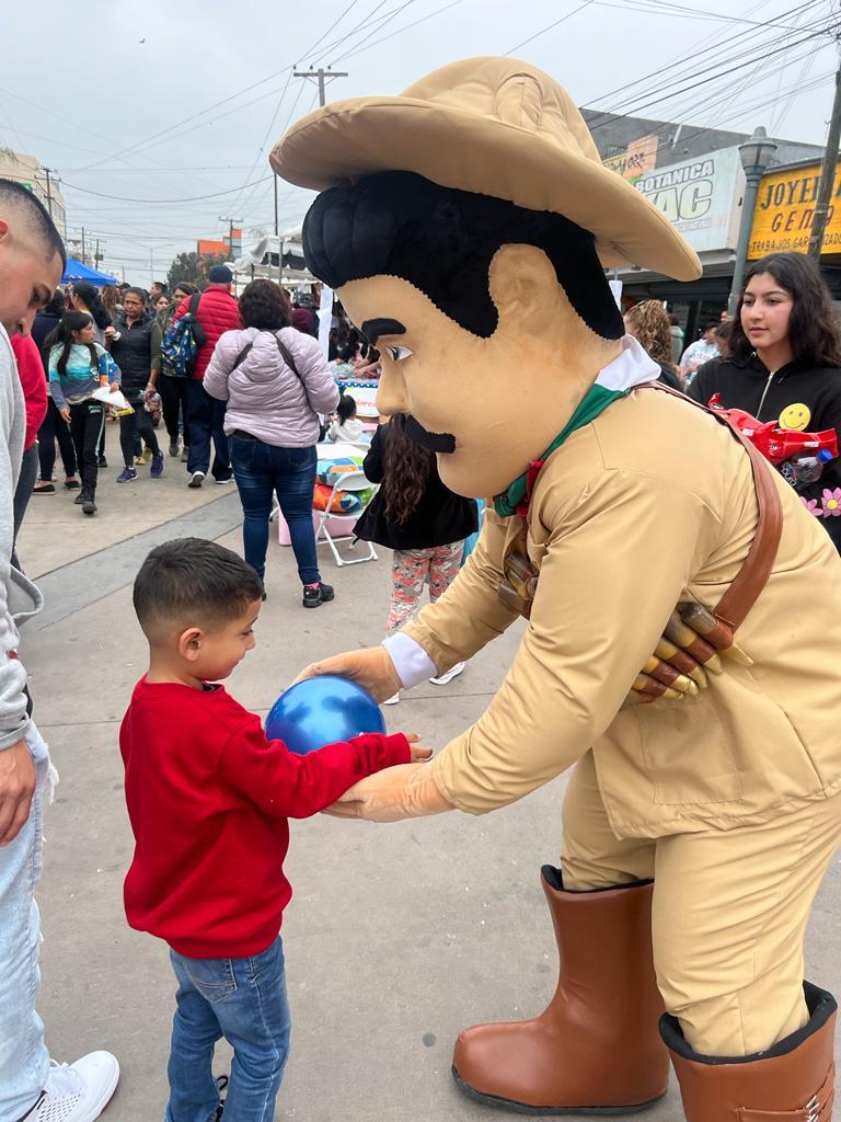 Participan más de 400 menores en festejos del Día del Niño de la Asociación de Comerciantes del Centro Histórico