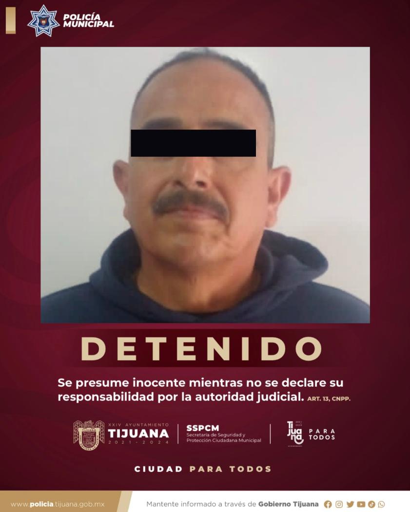 Hombre de la tercera edad roba con violencia auto de su expareja