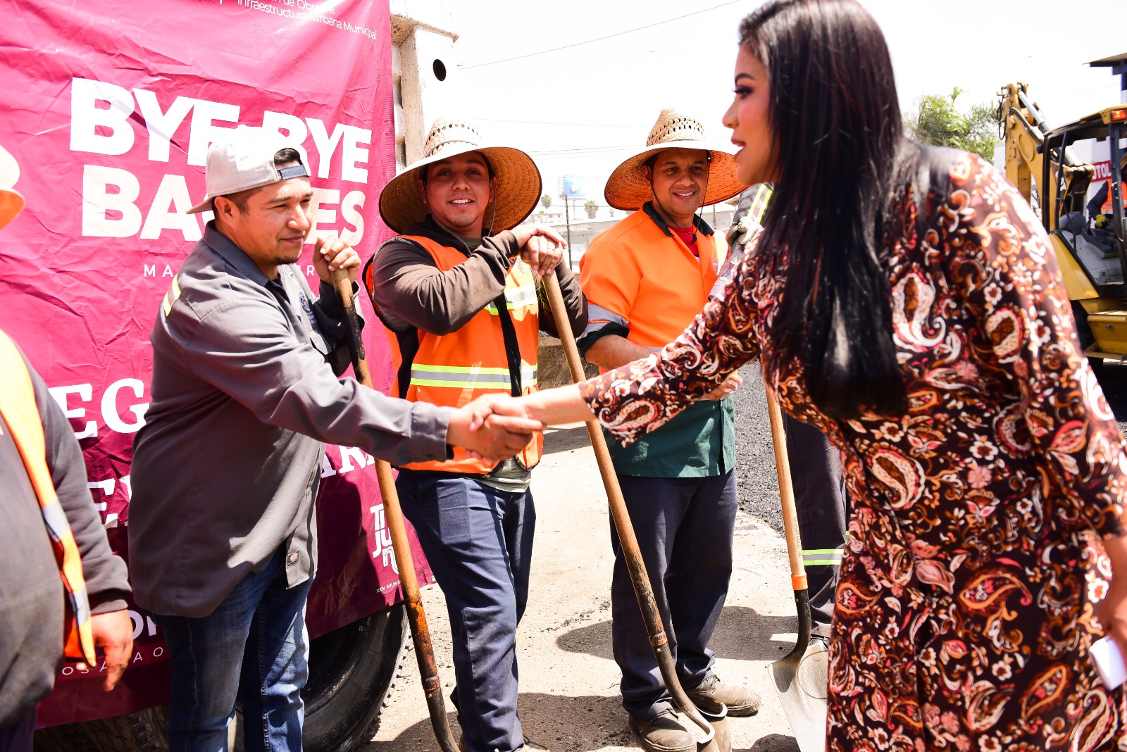 Gobierno de Montserrat Caballero trabaja día y noche en “Bye Bye Baches”