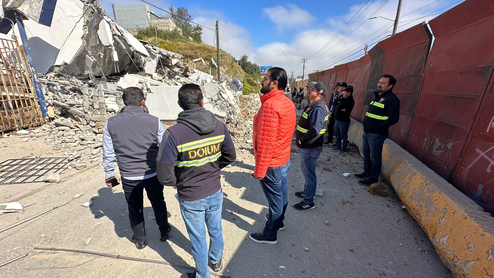 Trabaja Ayuntamiento de Tijuana en limpieza del colapso para reapertura total del bulevar Cuauhtémoc Sur