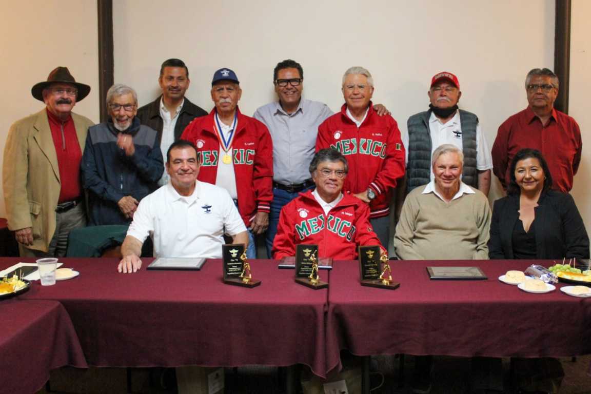 Reconoce INDE BC al equipo de Sóftbol Campeón de los Juegos Centroamericanos de 1974