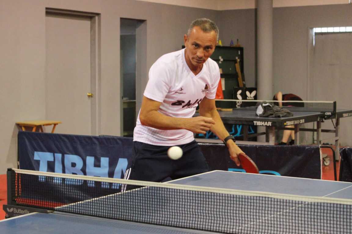 Refuerza Adrián Hernández preparación de la selección bajacaliforniana de Tenis de Mesa: INDE