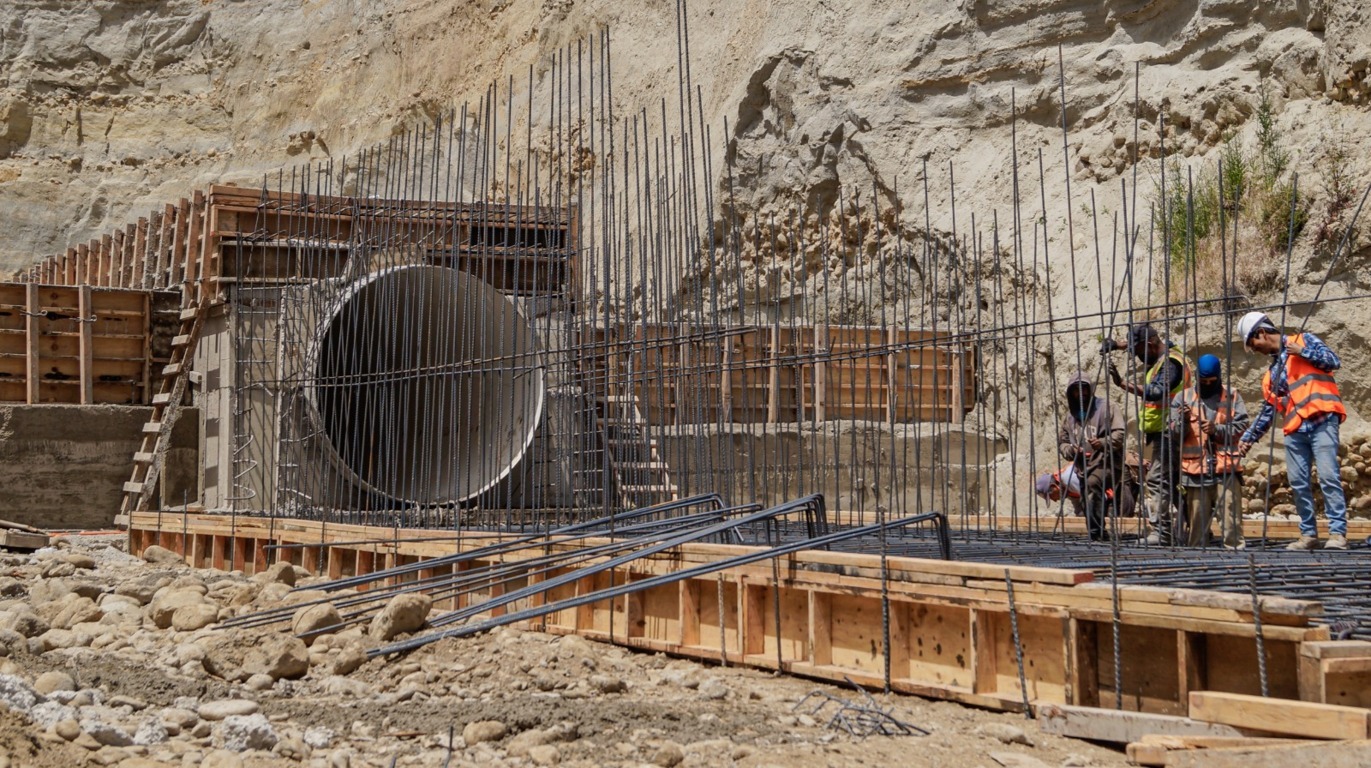 Supervisan titulares de SIDURT y Protección Civil estatal avances en la obra del Cañón del Matadero