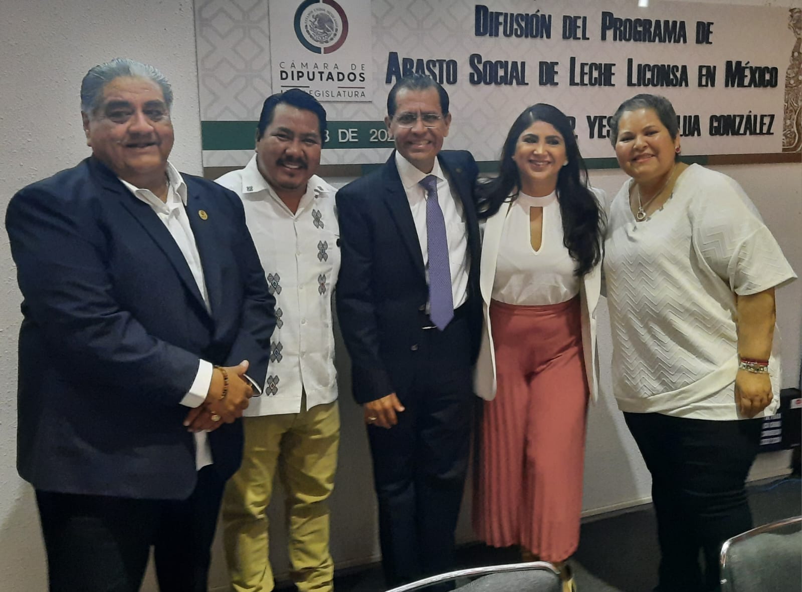 Promueven las diputadas Evangelina Moreno Y Yessenia Olua la distribución de Leche Liconsa más apartados del país