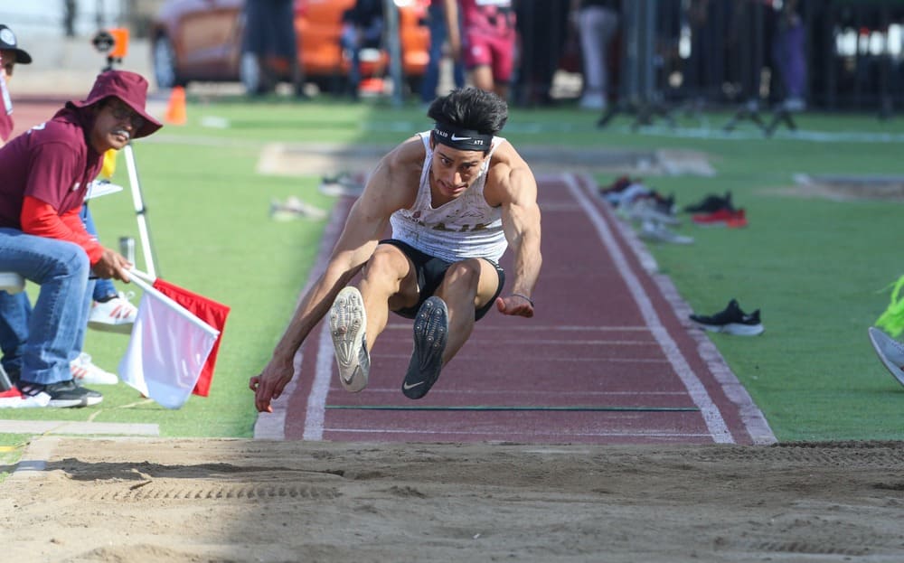 GANA EL BAJACALIFORNIANO ANDRÉS TORRES EL MACRO REGIONAL DE ATLETISMO EN SALTO DE LONGITUD: INDE