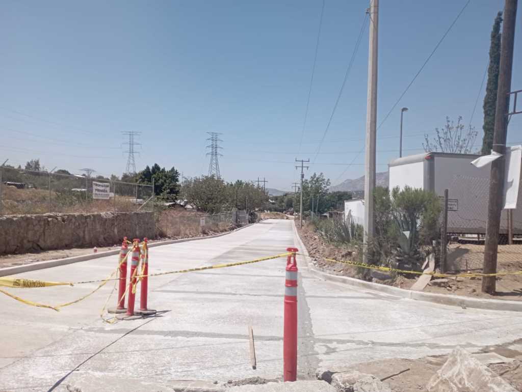 INICIA SIDURT PAVIMENTACIÓN DE LA CALLE BUGAMBILIAS DEL FRACCIONAMIENTO LOS OLIVOS EN TECATE