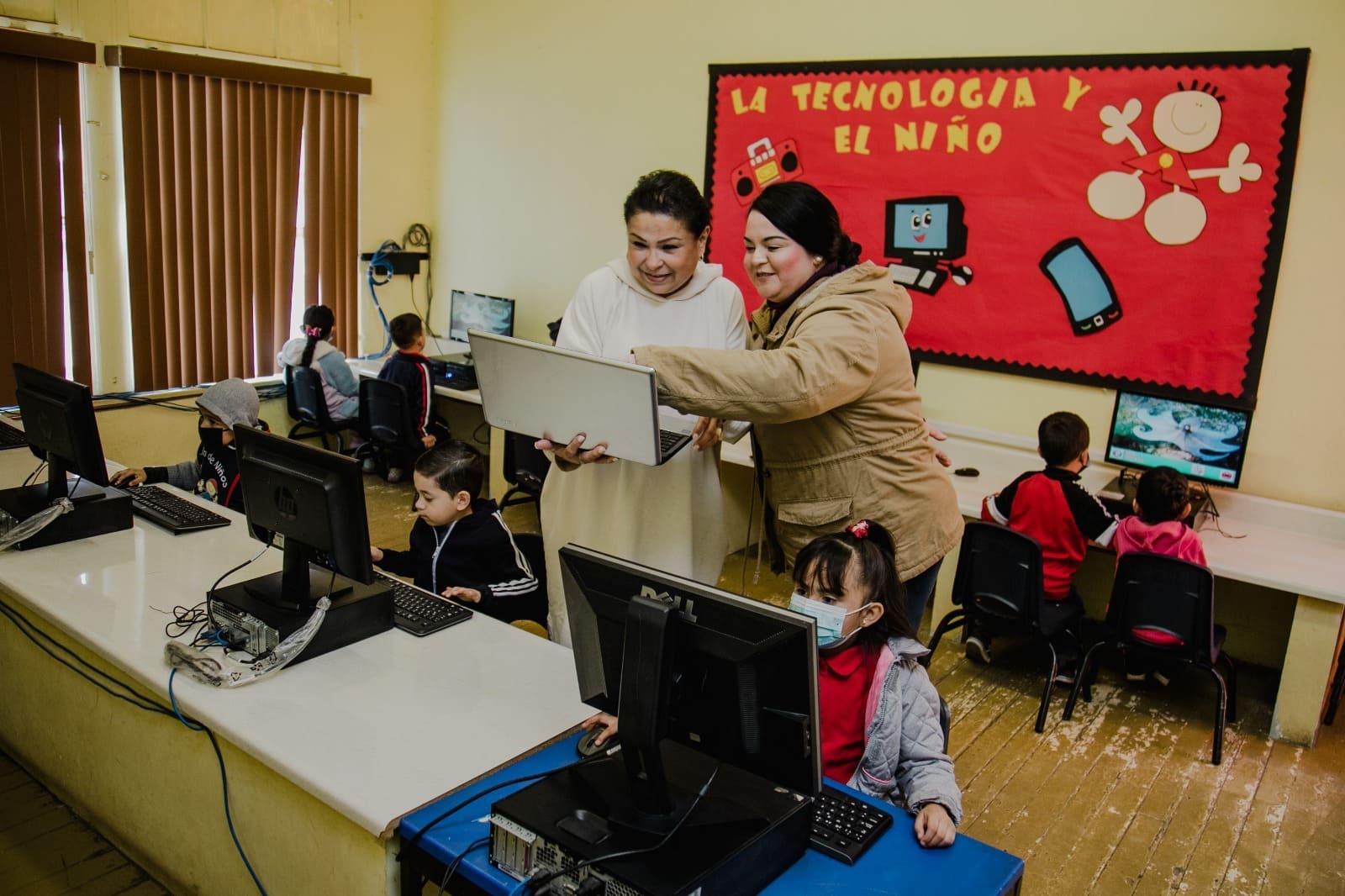 OFRECE SECRETARÍA DE EDUCACIÓN PROGRAMAS DIGITALES A ESCUELAS DE EDUCACIÓN BÁSICA