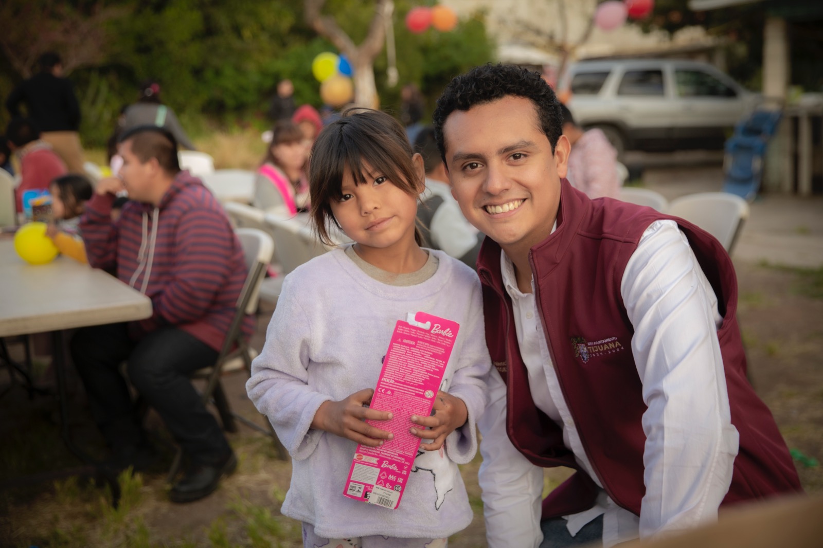 Festeja regidor Eligio Valencia a las niñas y niños tijuanenses