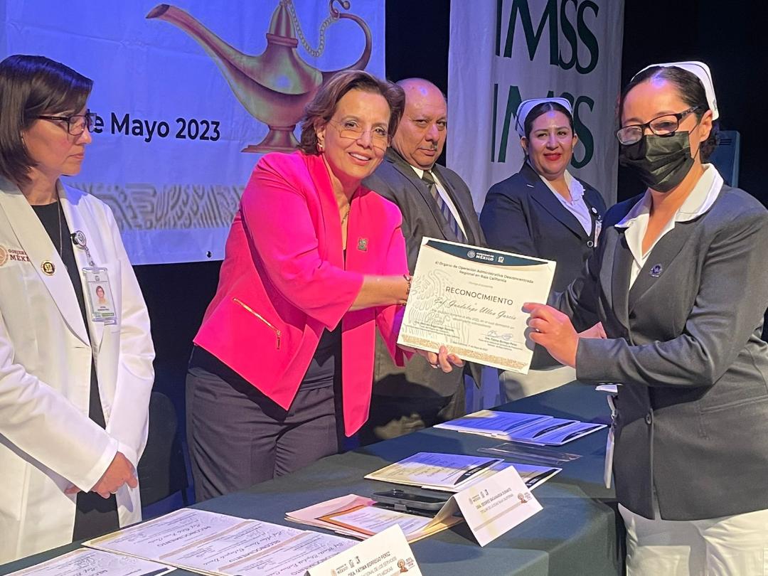 Entrega titular del IMSS Baja California “Reconocimiento a la Atención de Calidad en Enfermería”