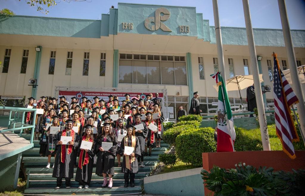 CELEBRA SECRETARÍA DE EDUCACIÓN GRADUACIÓN TRANSFRONTERIZA DE SOUTHWESTERN COLLEGE