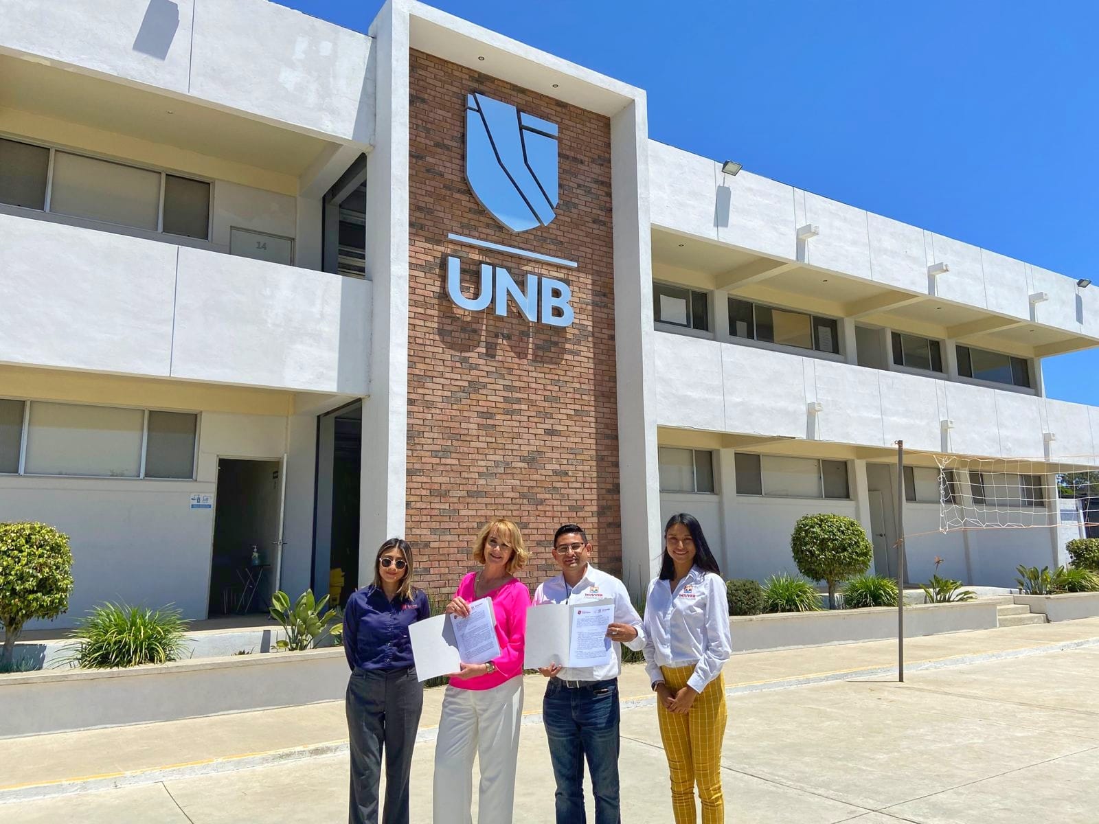 Firma Imjuver convenio de colaboración con Universidad Nueva Baja