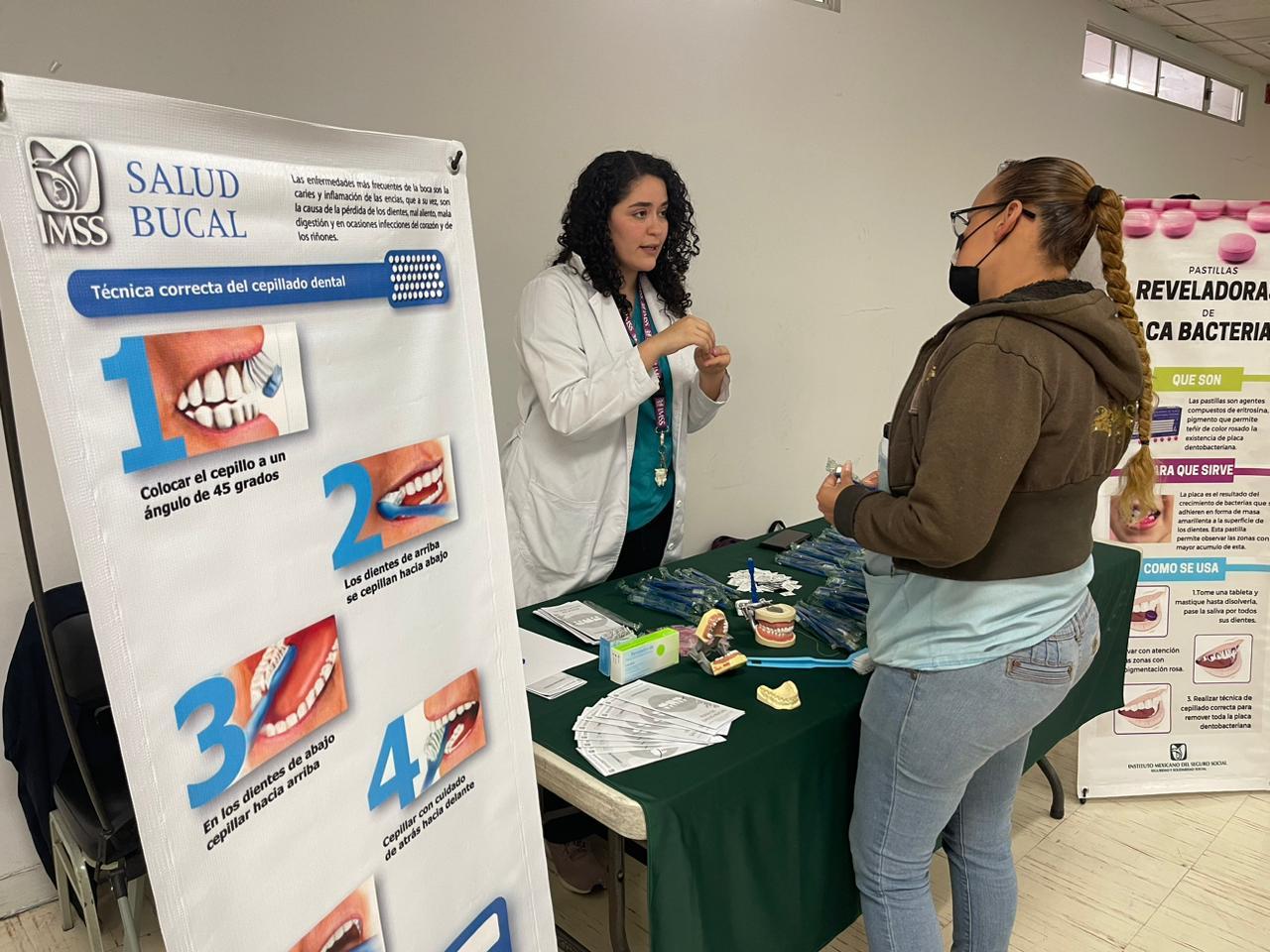 Implementa IMSS BC feria de la salud PrevenIMSS en empresa maquiladora