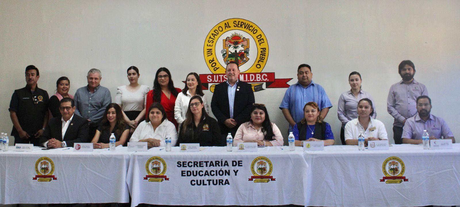 Generan acuerdo para fortalecer la educación de miembros y familiares del Sindicato de Burócratas