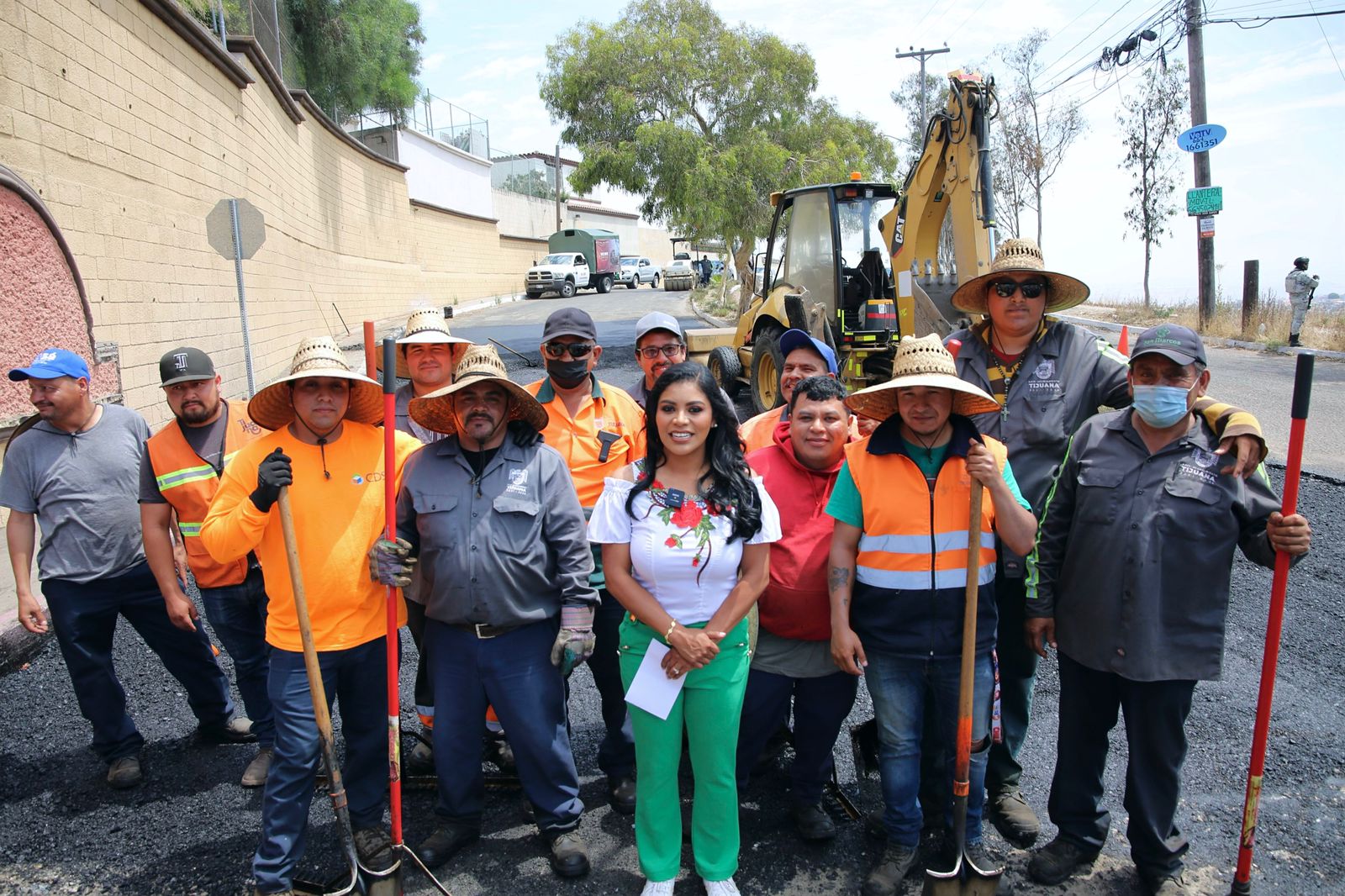 Gobierno de Montserrat Caballero refuerza programa de bacheo en las nueve delegaciones de la ciudad