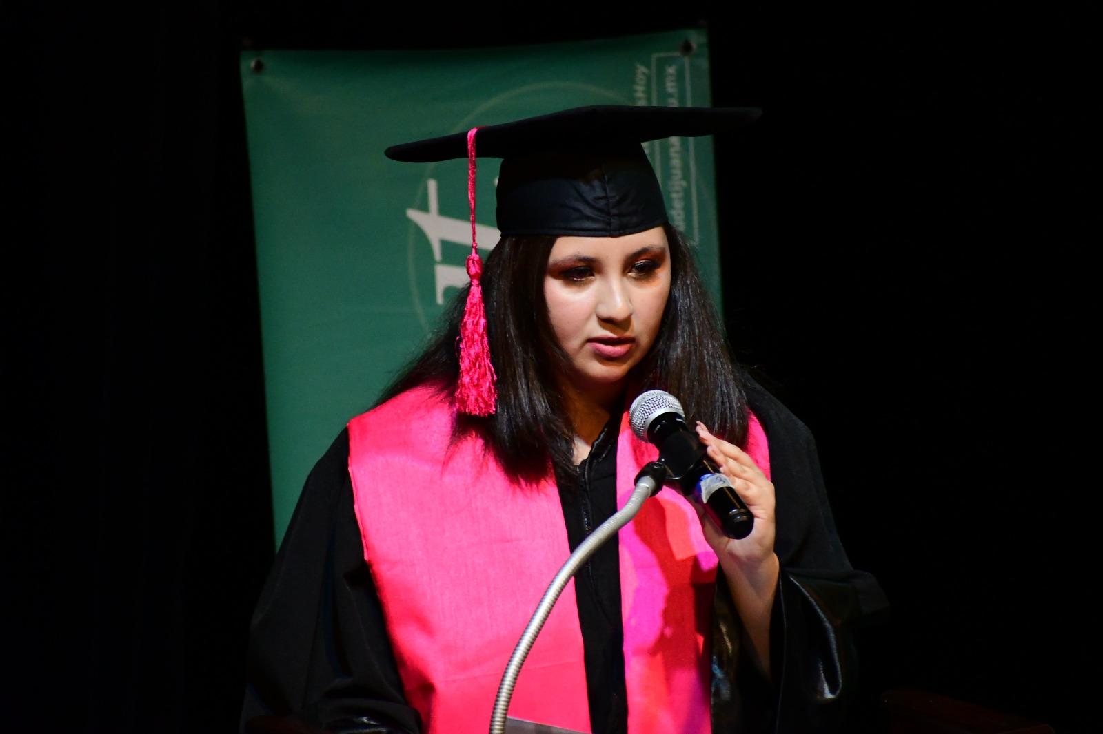 Emotiva ceremonia de graduación de la Escuela Normal del CUT