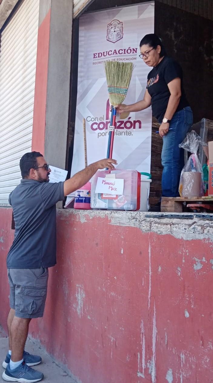 Entrega Secretaría de Educación material de apoyo de salud y medio ambiente