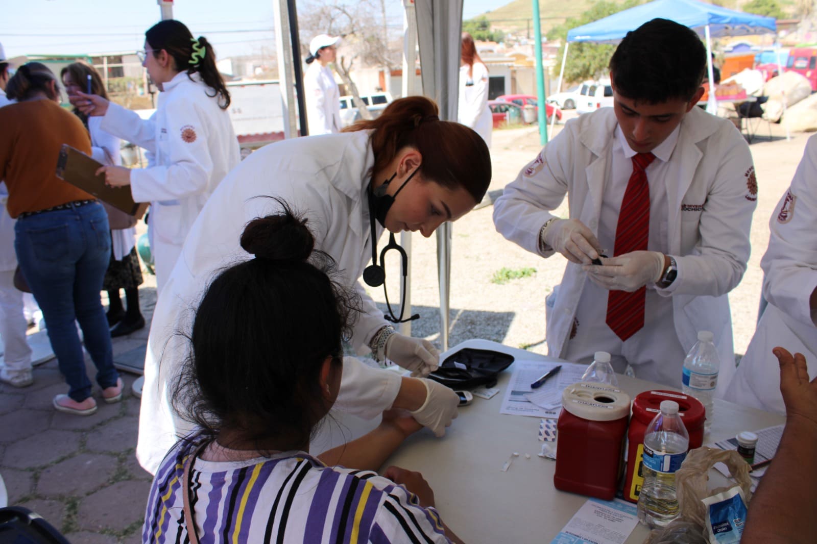 CAPACITAN A PASANTES DE MEDICINA DE LA JURISDICCIÓN DE SALUD TIJUANA EN ATENCIÓN A MUJERES EMBARAZADAS, PACIENTES CARDIOMETABÓLICOS Y CIRUGÍA AMBULATORIA