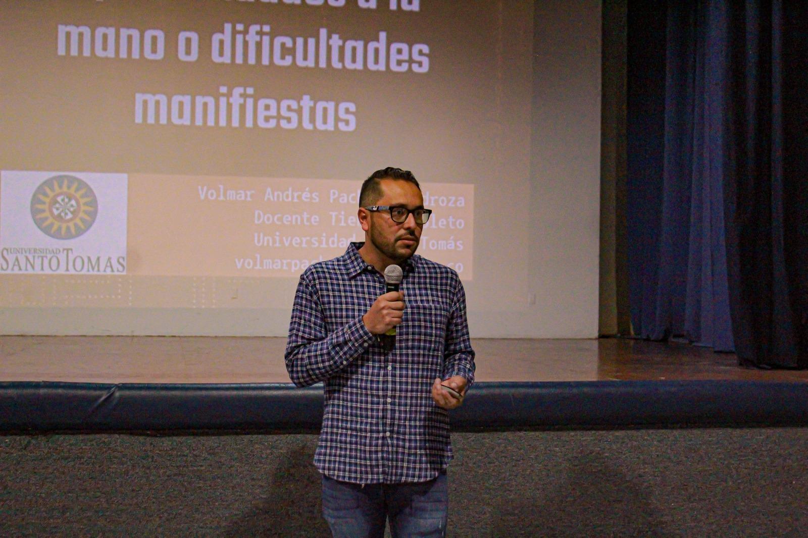 Inculcan habilidades investigativas durante el “1er Encuentro Internacional Estudiantil”