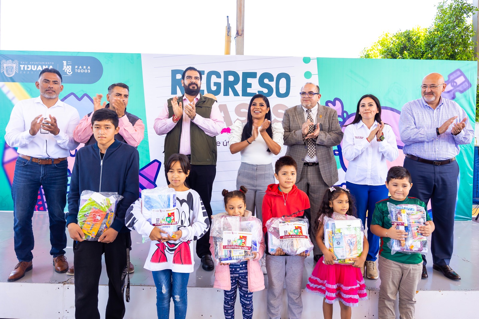 Alcaldesa Montserrat caballero entregó cerca de 5 mil útiles escolares en apoyo a los gastos familiares