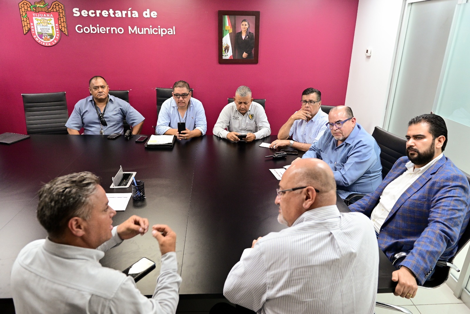 Establece Ayuntamiento de Tijuana mesa de trabajo permanente con asociación de policías